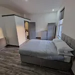 Modern Double Ensuite Rooms Close To City Centre And Lfc